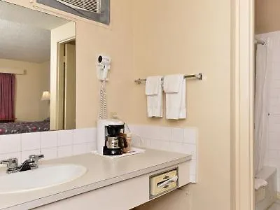 Economy Inn Edmonton Hotel